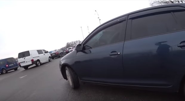 Автомобилистов ошарашили: в Украине полностью изменят правила дорожного движения
