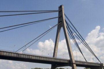 Киев остановился: проехать по Северному мосту невозможно, известна причина