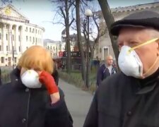 Медицинские маски лучше не носить на улице в мороз. Фото: скриншот YouTube