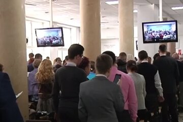 Последователи секты. Фото: скриншот YouTube-видео