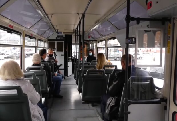 Громадський транспорт. Фото: скріншот YouTube-відео