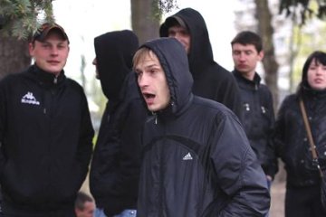 Полиция проверяет автобусы с подозрительными лицами: едут в Киев, что известно