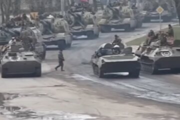 Палять документи та вивозять техніку: окупанти готуються до чергового "жесту доброї волі"