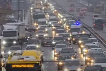 Автомобілі. Фото: скріншот YouTube-відео