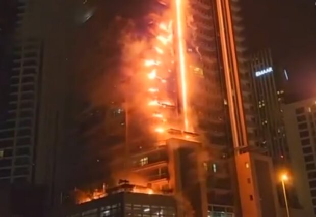 Пожар в Дубае. Фото: скриншот YouTube-видео
