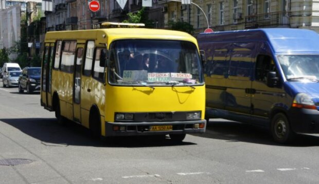 Больше никакой налички: а маршрутках Киева изменятся способы оплаты за проезд