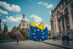 Прапори Італії, України та ЄС