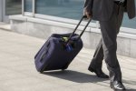 В сети появилось фото матери, которая подбросила тело ребенка в чемодан: объявлен розыск