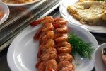 Будут на шаг ближе к народу: для депутатов увеличили цены на красную икру и котлеты. Фото