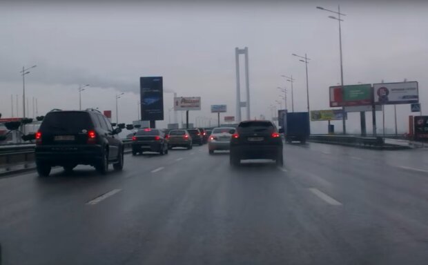 Дорога в Киеве. Фото: скриншот YouTube-видео
