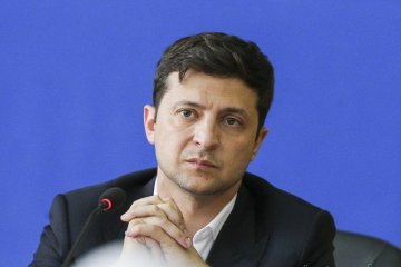 Скандальный глава полиции, которого лично "попросил" Зеленский, попытался оправдаться. Заговорил про честь
