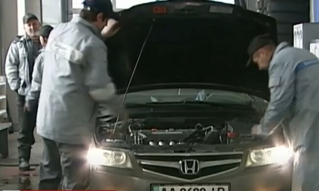 Обязательный техосмотр. Фото: скриншот Youtube