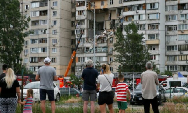 Ключи есть, а в дом не пускают: у пострадавших от взрыва на Поздняках возникли проблемы с новыми квартирами