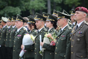 Нацгвардейцы в Харькове "отрывались" под песню "россияне, офицеры". Видео