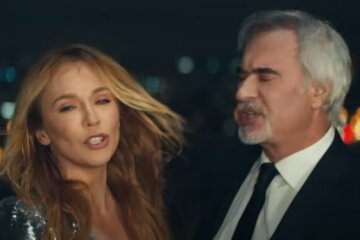 Альбина Джанабаева: Скриншот YouTube