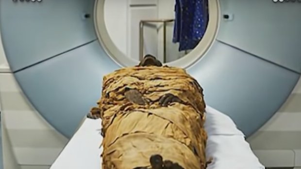 Мумия египетского жреца Несямуна, скриншот YouTube