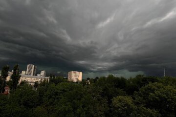 Мешканців Київщини попередили про сильні грози. Фото: скріншот YouTube