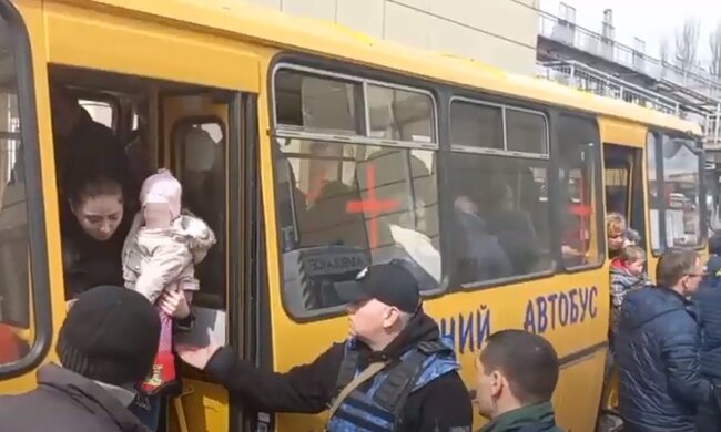 Эвакуация из Киева: в КМДА сделали срочное заявление о подготовке автобусов для вывоза людей