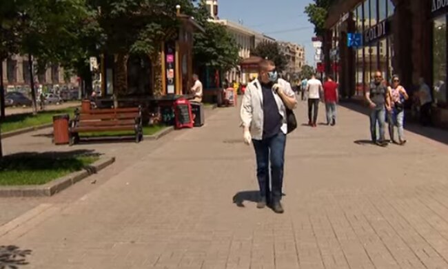 В Украине могут ужесточить карантин: названо условие. Фото: скриншот YouTube