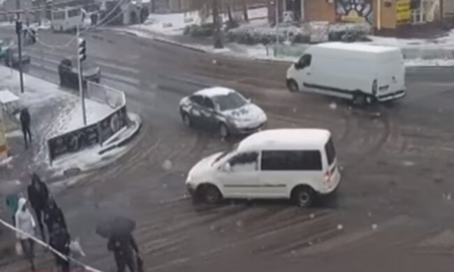 Снег. Фото: скриншот YouTube-видео