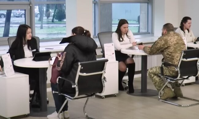 Стосується всіх дітей ВПО: у Раді ухвалили важливий закон - подробиці