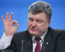 Порошенко с женой в печали: грустные едят из пластиковой посуды, фото