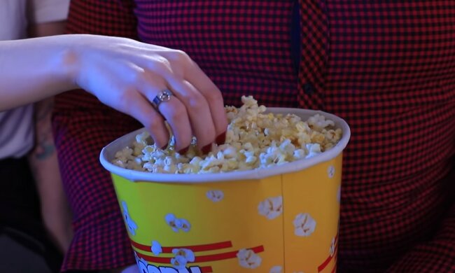 В Киеве открывают кинотеатры. Фото: YouTube, скрин