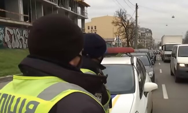 Сотрудник патрульной полиции. Фото: скриншот YouTube-видео