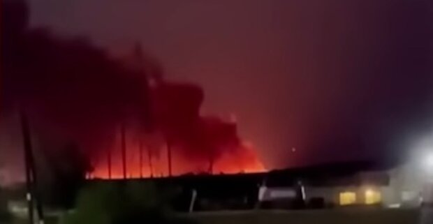 Севастополь та Євпаторію накрили потужні вибухи: окупанти заявляють про масову атаку - відео
