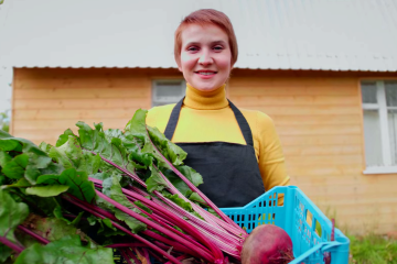 Як захистити свій город та врожай від заздрісних сусідів. Фото: YouTube