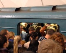 ЧП в Киевском метро: началась давка и паника. Подробности
