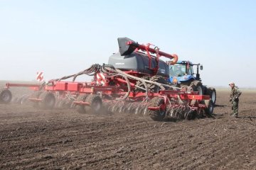 Обработка земли, фото: Скриншот из сюжета ТСН