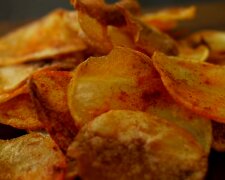 Домашні картопляні чіпси. Фото: YouTube
