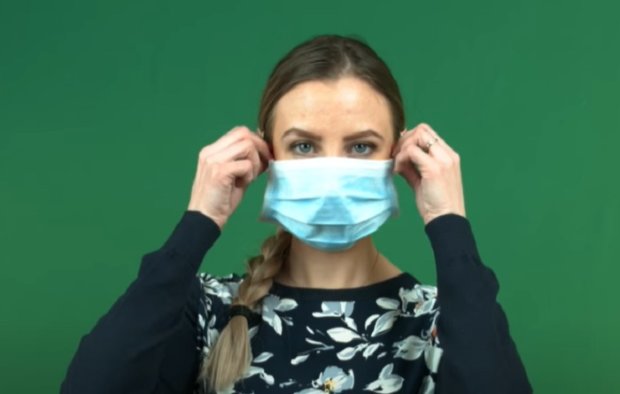 Как предупредить последствия для кожи, вызванные ношением маски. Фото: скриншот YouTube