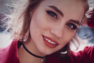 Девушка. Фото: скриншот YouTube-видео