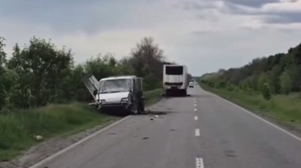 росія атакує транспорт між Харковом і Сумами