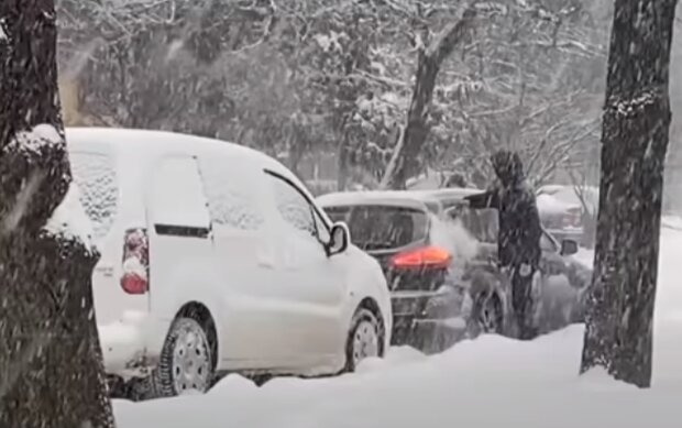 Снігопад в Україні. Фото: скріншот YouTube-відео