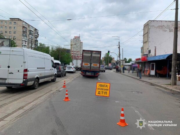 Место смертельного ДТП на Бориспольской в Киеве. Фото: Киев24 / Telegram