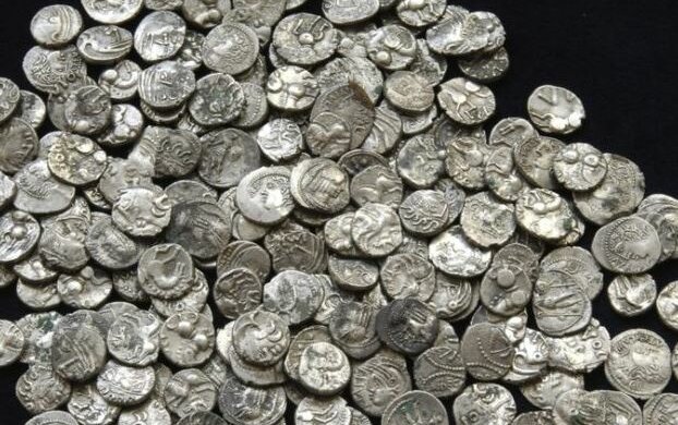 Монеты. Фото: скриншот YouTube.