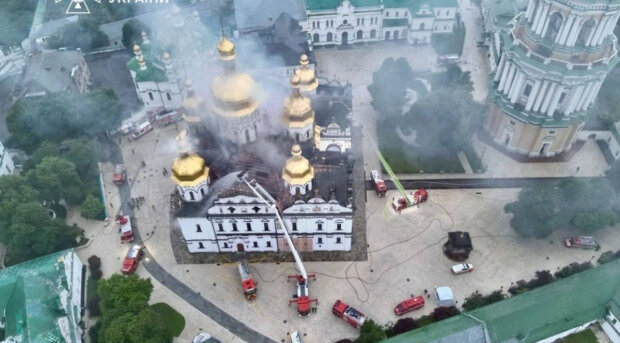 Уничтоженный терминал Новой почты в Киеве после российской атаки 15 июня 2026