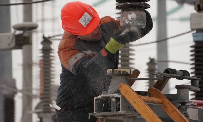 Світла не чекайте: Укренерго дало команду на жорсткі графіки відключення електроенергії на четверг 13 листопада