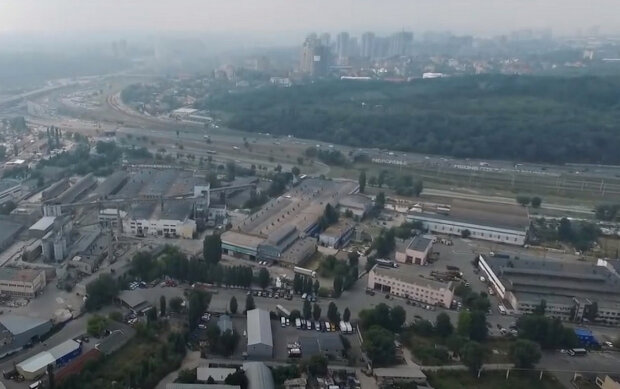 Атмосфера над Києвом. Фото: скріншот YouTube-відео.
