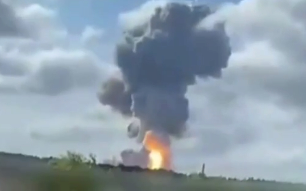 На россии произошел прилёт по заводу - взорвался пороховой цех, видео