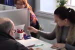 Оформлення допомоги. Фото: скріншот YouTube-відео