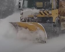 Киев ночью накрыла снежная стихия: кадры последствий