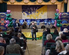 Больше чем просто уроки: в Киеве почтили женщин, которые держат на своих плечах будущее страны