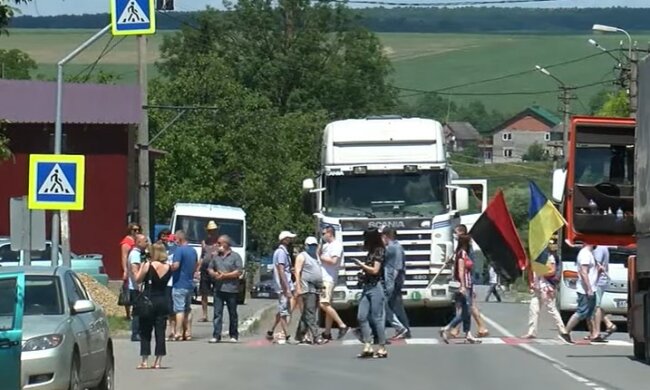 Митинги с перекрытием дорог предлагают запретить. Фото: скриншот Youtube