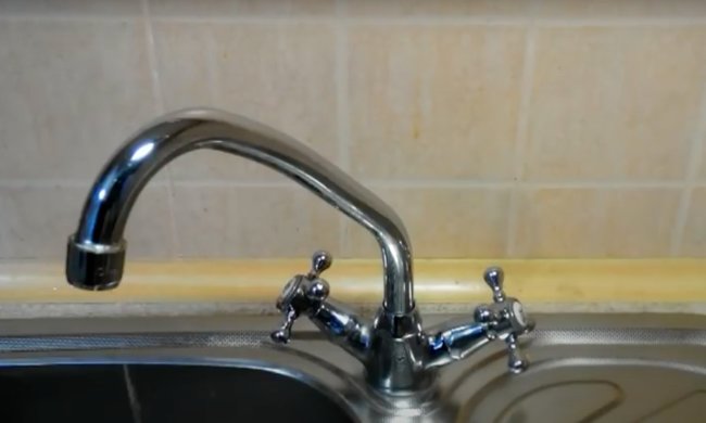 Набирайте воду в тазики: традиционные отключения водоснабжения в Харькове, список адресов