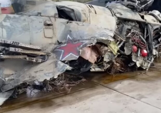 Розбитий російський гелікоптер. Фото: скріншот YouTube-відео