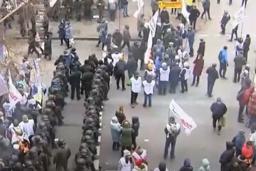 Митинги в Киеве. Фото: скриншот Youtube
